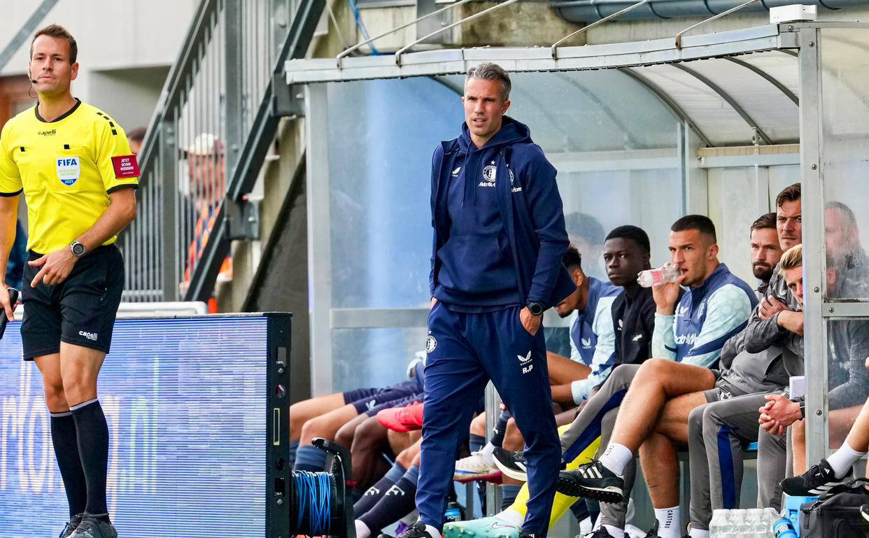 贝博体育入口 -今晚曼联备战荷甲，再遭质疑细节曝光，底气十足，赛程密集仍需轮换(曼联最伟大的7个7号)