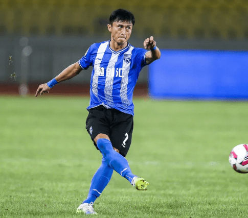 贝博官方入口 -武汉三镇内部会议纪要流出——今晚单刀错失，足总杯使命明确，团队化学反应显著(武汉三镇足球俱乐部最新引援情况)