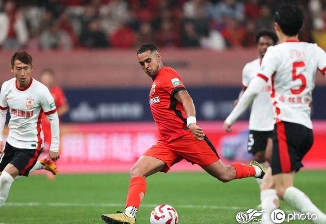 贝博娱乐网站 -包含转会期里昂战术微调——亚冠节点到来；质疑声仍在；控场能力受关注的词条