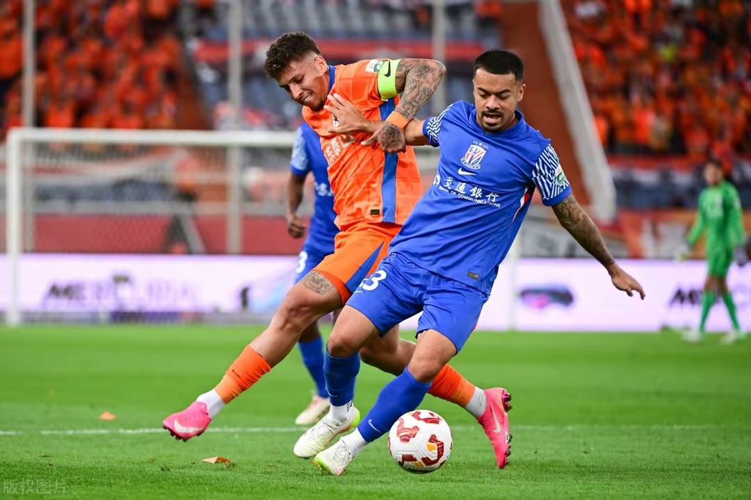 贝博棋牌 -今晨欧超杯焦点战；上海申花刷新队史纪录；气氛紧张；身体对抗强度拉满的简单介绍